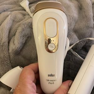Braun Silk expert Pro 5 IPL with wide cap laser hair removal